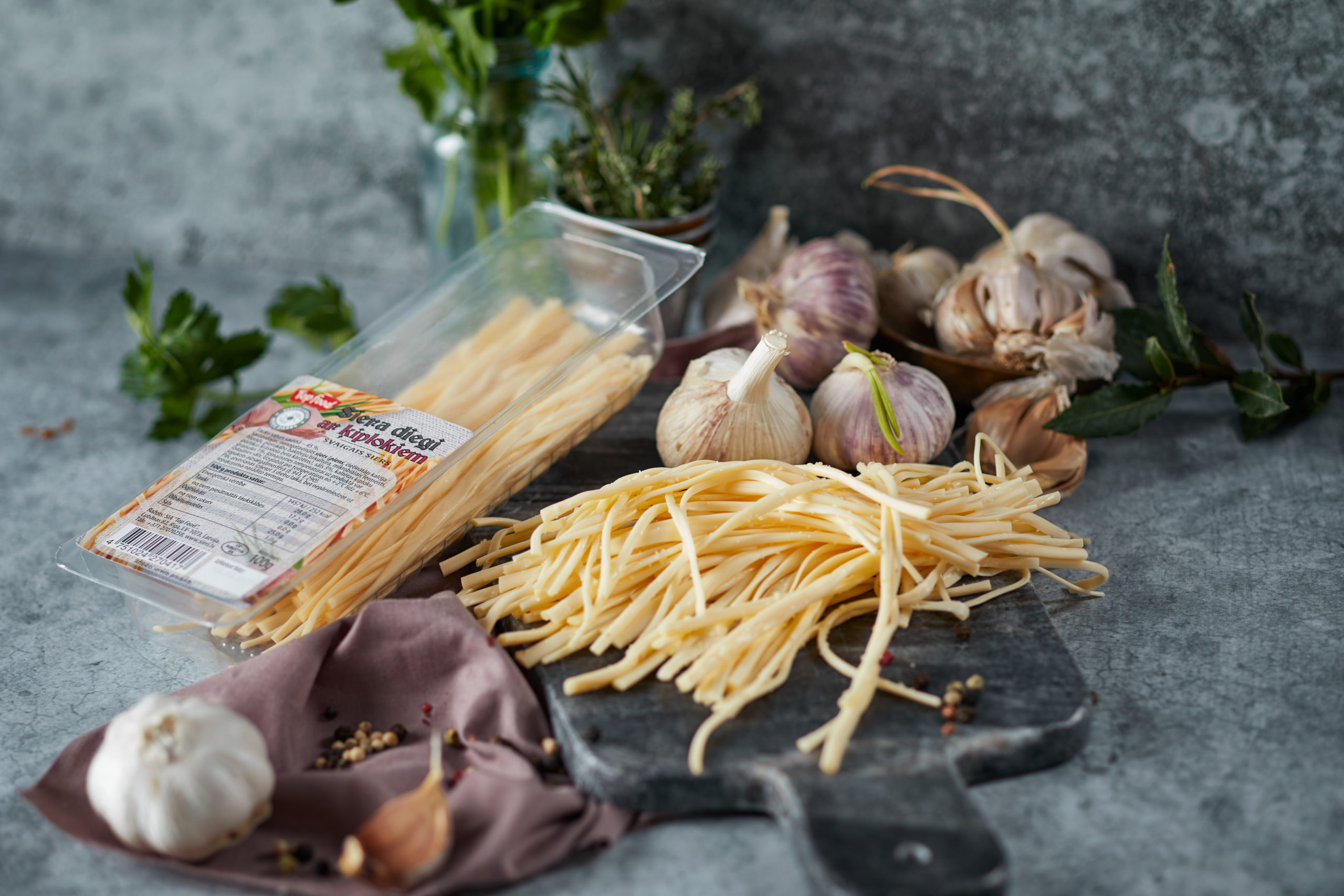 Garlic Cheese Threads